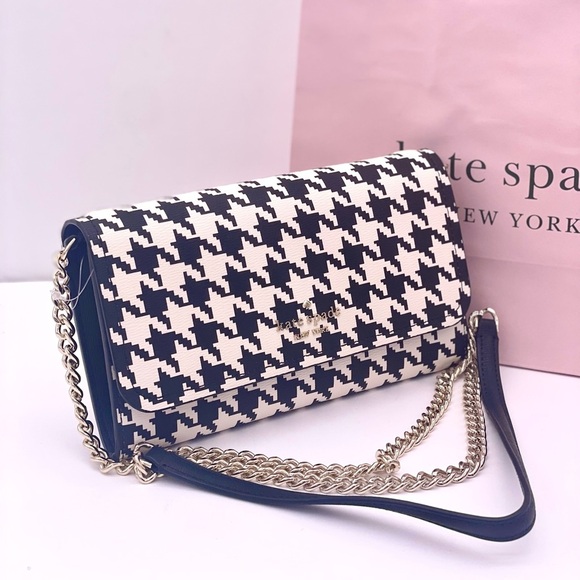 Kate Spade Darcy Chain Wallet Crossbody
Clutch Bag - Picture 2 of 10